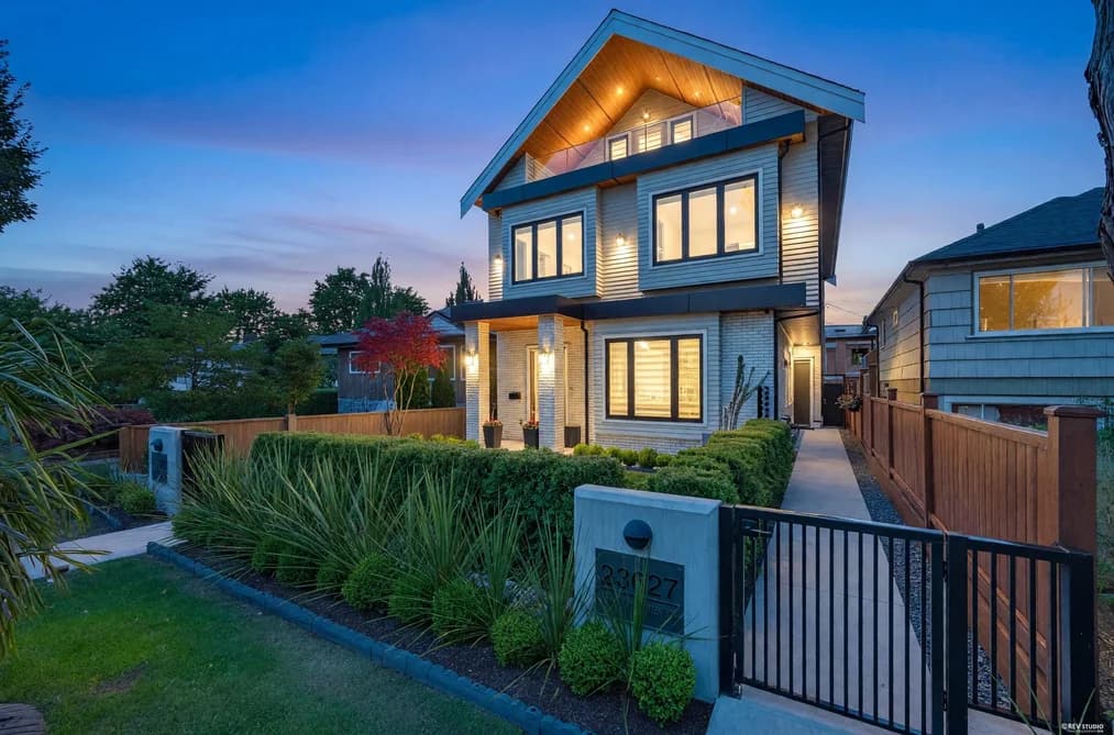 2 3627 E 45TH AVENUE, Vancouver, BC — Residential for Sale - Main Photo