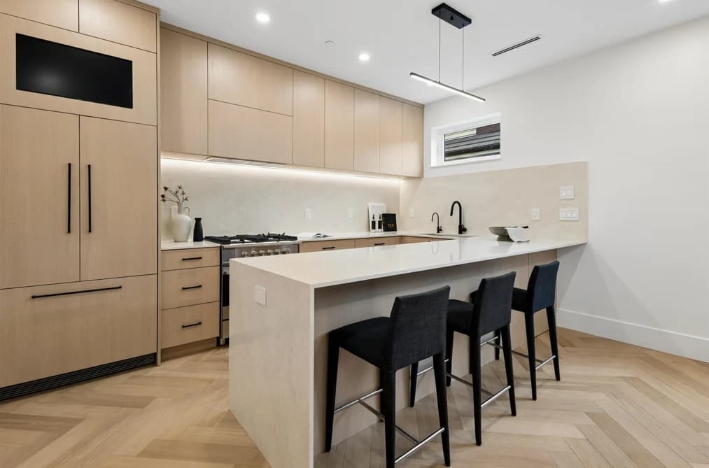 2 3639 E 46TH AVENUE, Vancouver, BC — Residential for Sale - Main Photo