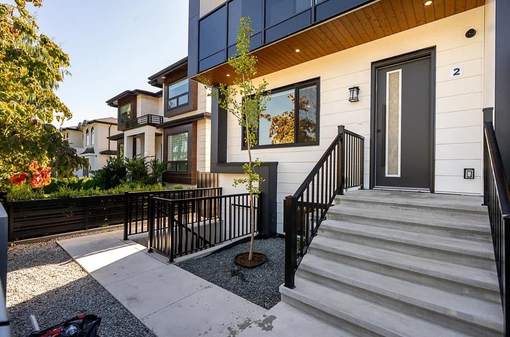 2 3940 ETON STREET, Burnaby, BC — Residential for Sale - Photo 2