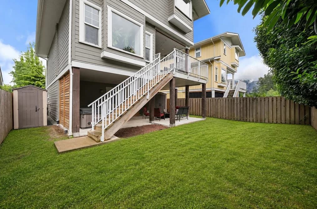 2 39885 GOVERNMENT ROAD, Squamish, BC — Residential for Sale - Main Photo
