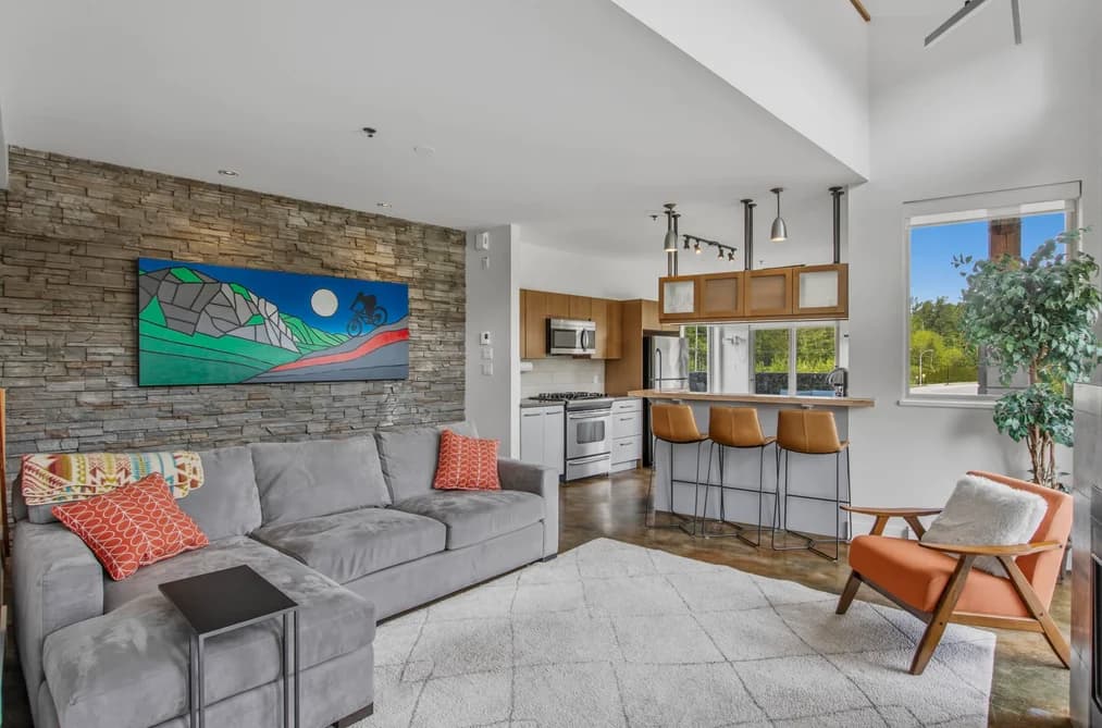 2 40775 TANTALUS ROAD, Squamish, BC — Residential for Sale - Photo 2
