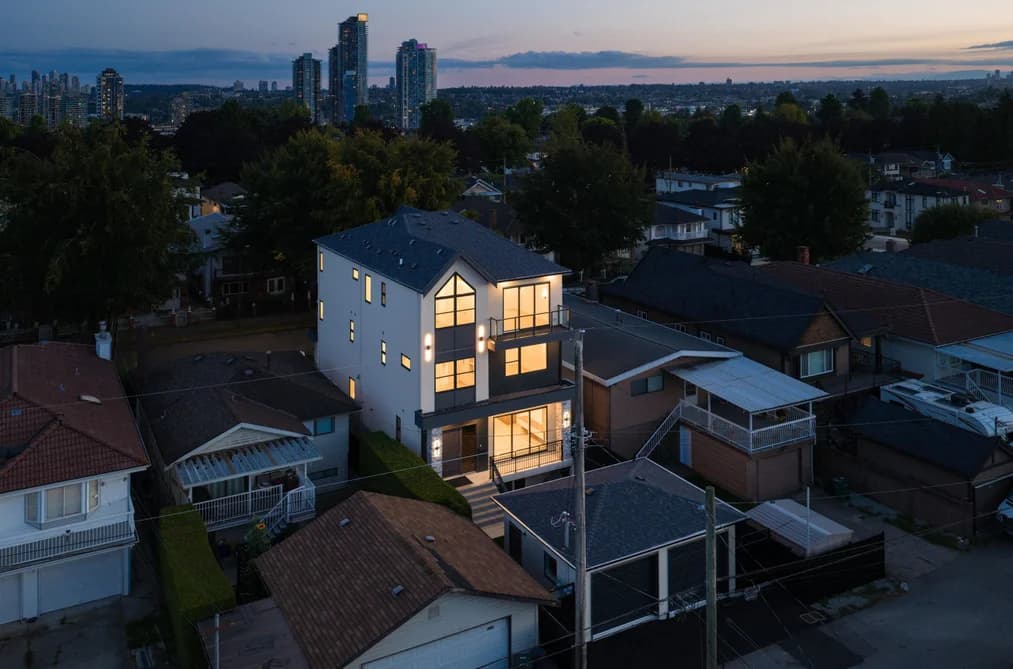 2 4331 UNION STREET, Burnaby, BC — Residential for Sale - Main Photo