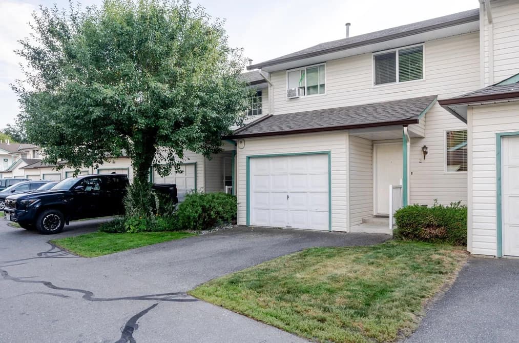 2 45640 STOREY AVENUE, Chilliwack, BC — Residential for Sale - Photo 2