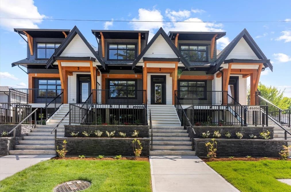 2 46106 RIVERSIDE DRIVE, Chilliwack, BC — Residential for Sale - Main Photo