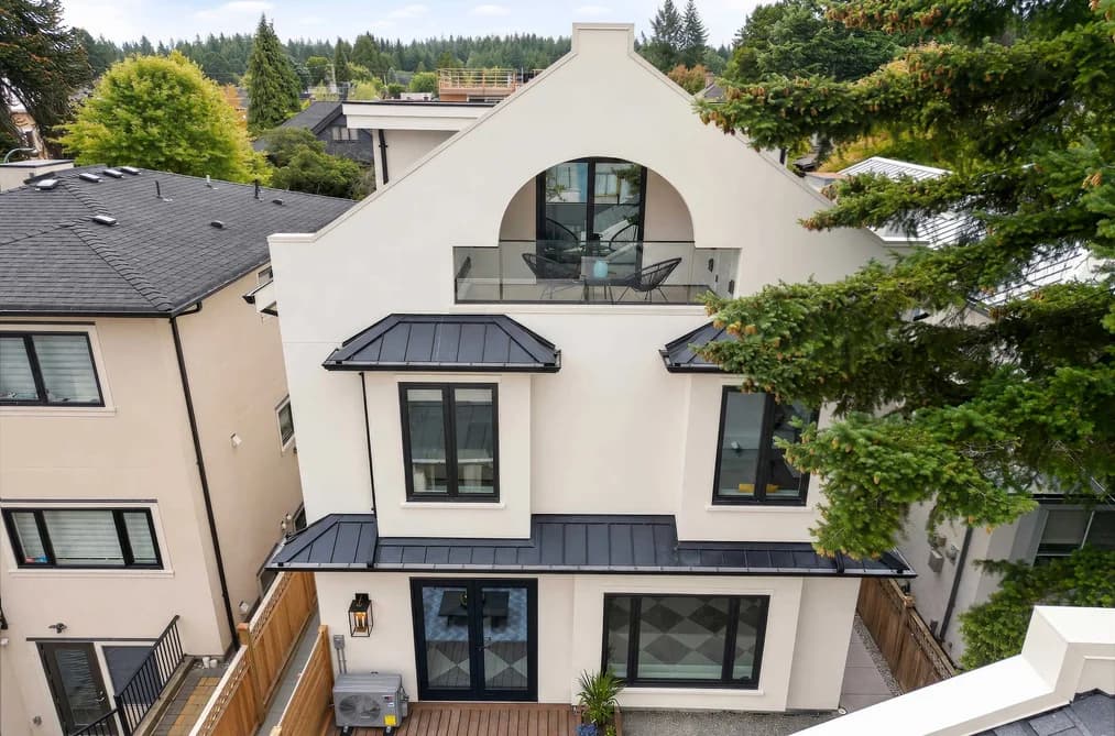 2 4659 W 11TH AVENUE, Vancouver, BC — Residential for Sale - Main Photo