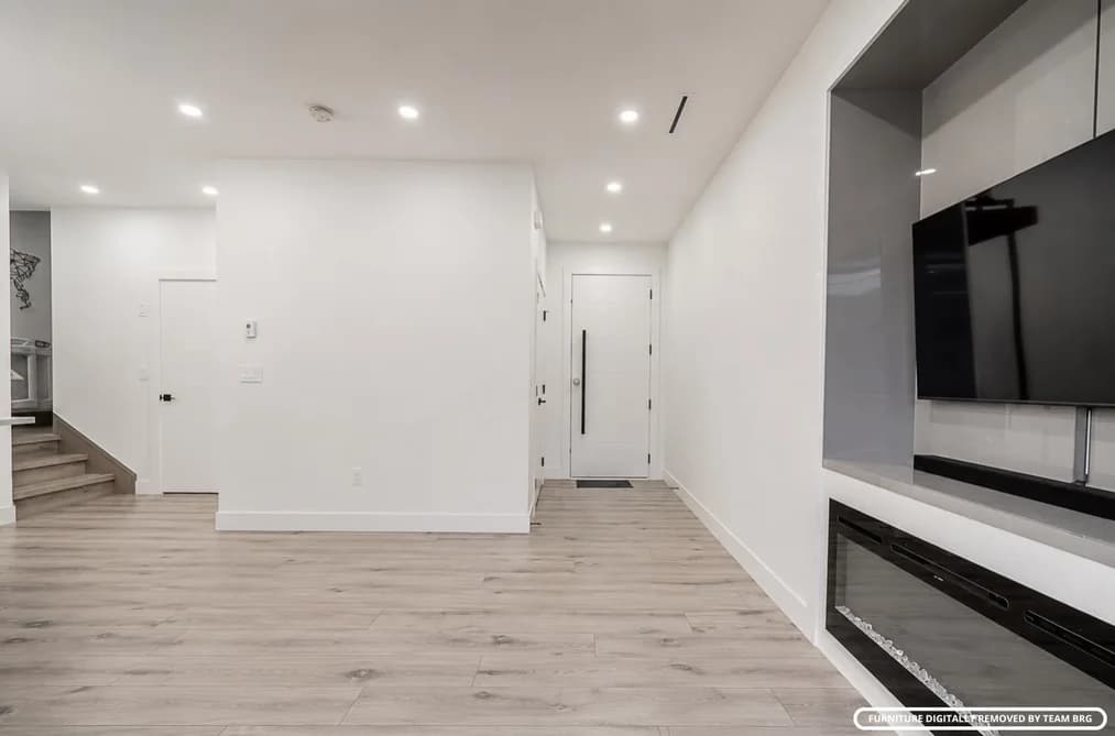 2 4675 CANADA WAY, Burnaby, BC — Residential for Sale - Photo 2