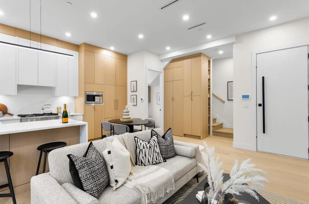 2 5306 CULLODEN STREET, Vancouver, BC — Residential for Sale - Photo 2