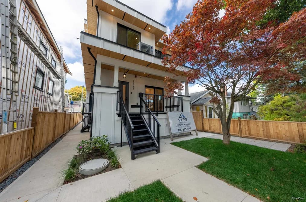 2 5385 EARLES STREET, Vancouver, BC — Residential Income for Sale - Photo 2