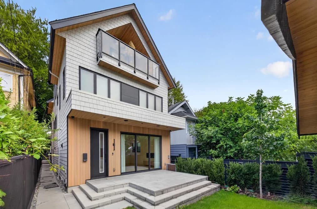 2 58 E 40TH AVENUE, Vancouver, BC — Residential for Sale - Main Photo