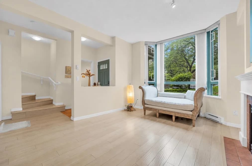 2 6611 SOUTHOAKS CRESCENT, Burnaby, BC — Residential for Sale - Main Photo