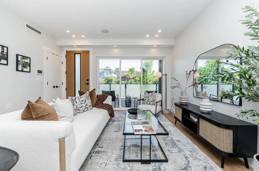 2 676 E 22ND AVENUE, Vancouver, BC — Residential for Sale - Main Photo