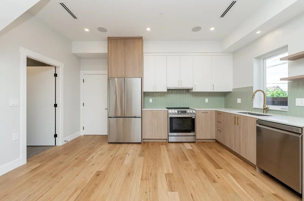2 678 E 22ND AVENUE, Vancouver, BC — Residential for Sale - Photo 2
