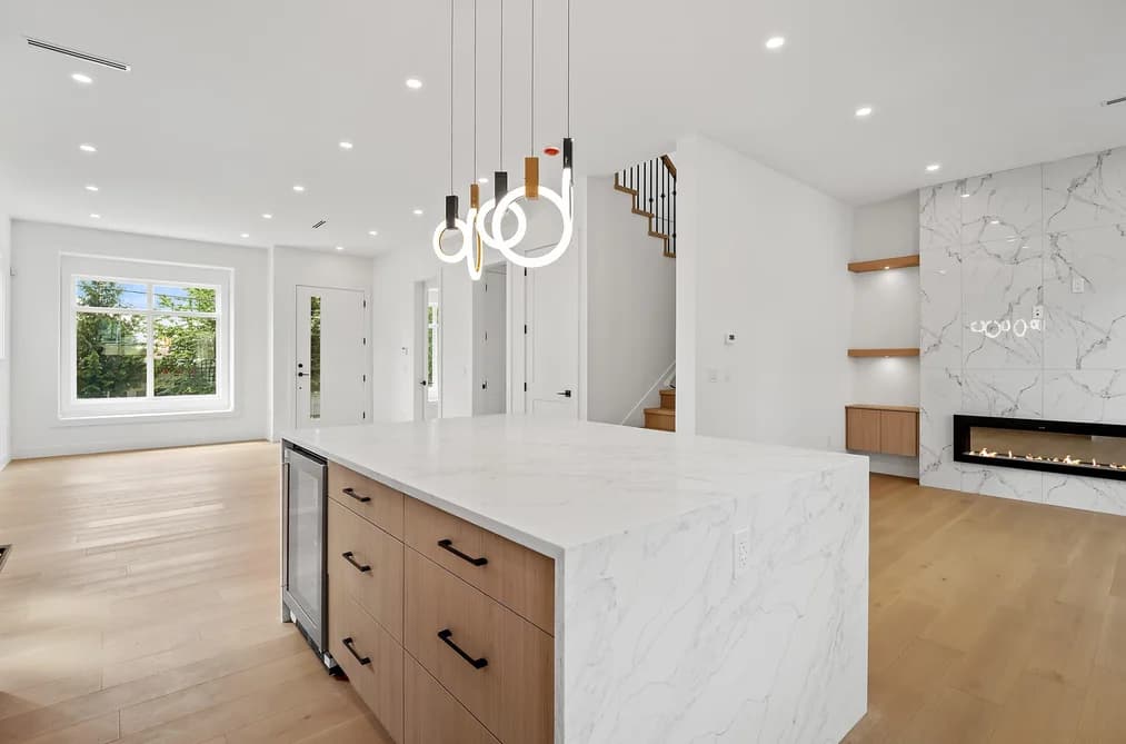 2 6885 AUBREY STREET, Burnaby, BC — Residential for Sale - Photo 2