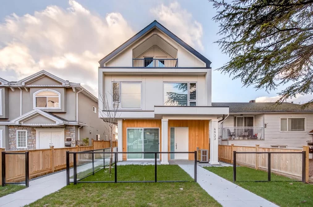 2 6933 PRINCE EDWARD STREET, Vancouver, BC — Residential for Sale - Main Photo