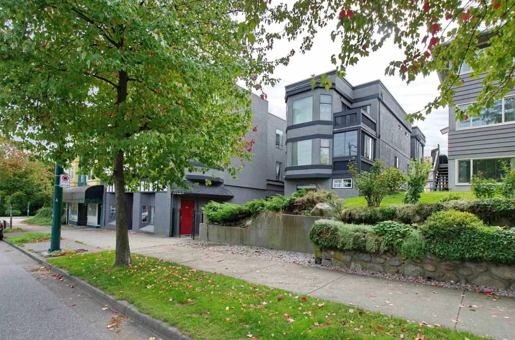 2 862 E BROADWAY, Vancouver, BC — Residential for Sale - Photo 2