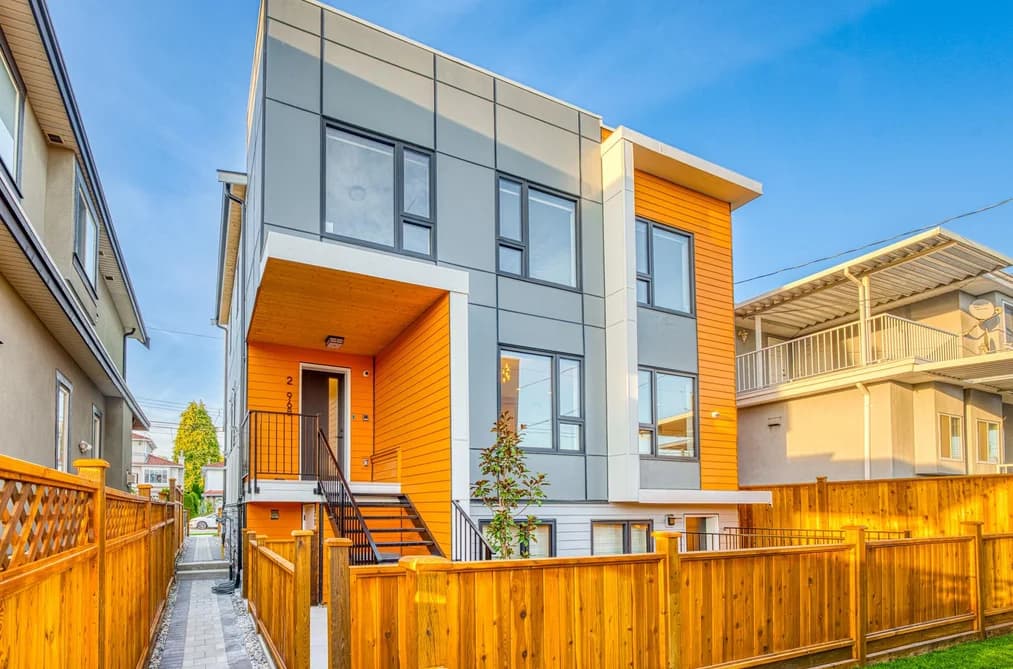 2 968 E 55TH AVENUE, Vancouver, BC — Residential for Sale - Photo 2