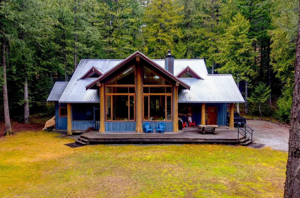 2 WALKERVILLE ROAD, Pemberton, BC — Residential for Sale - Main Photo