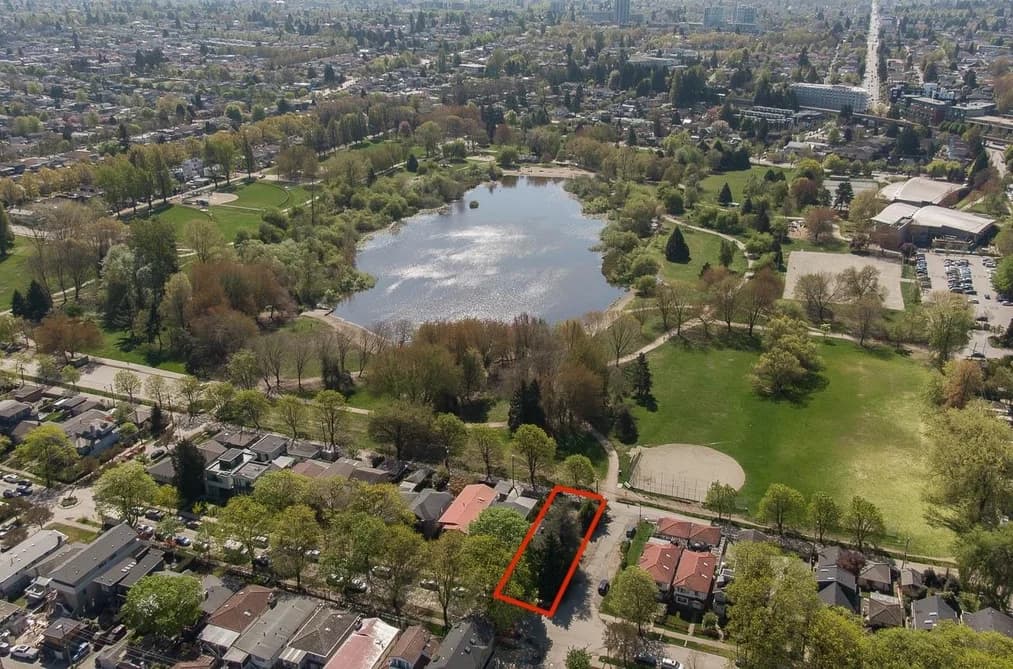 2002 E 13TH AVENUE, Vancouver, BC — Residential for Sale - Photo 2