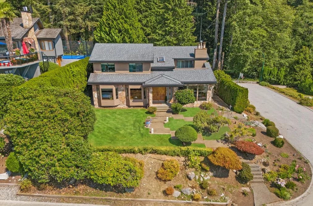 2008 BLAIRVIEW AVENUE, North Vancouver, BC — Residential for Sale - Photo 2