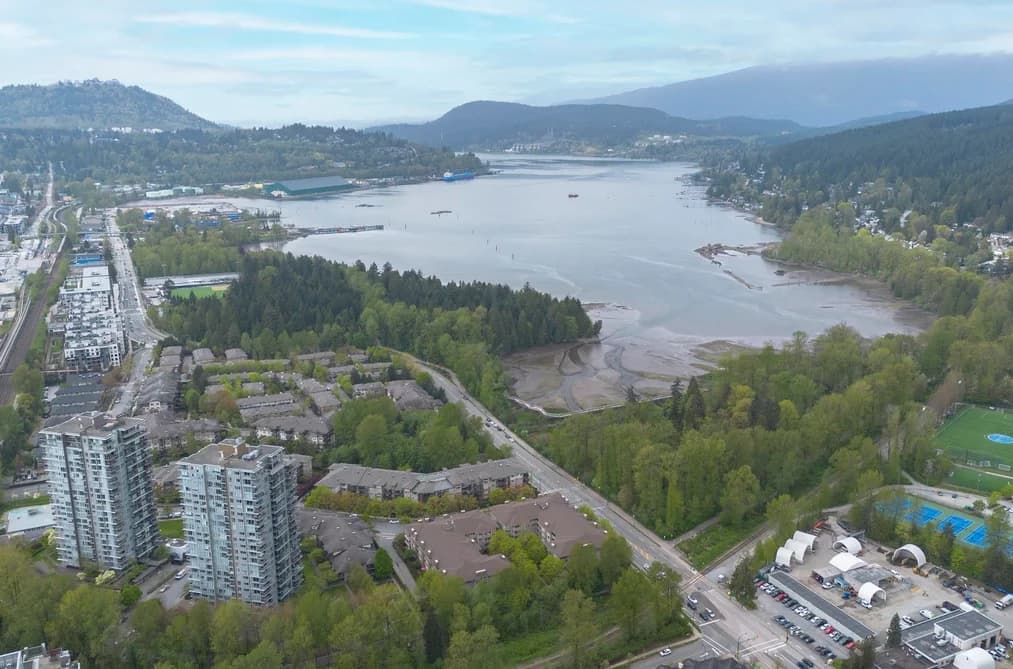 2009 305 MORRISSEY ROAD, Port Moody, BC — Residential for Sale - Photo 2