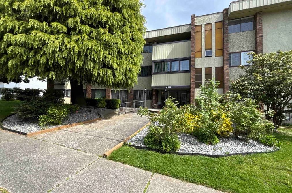 201 1320 FIR STREET, White Rock, BC — Residential for Sale - Photo 2