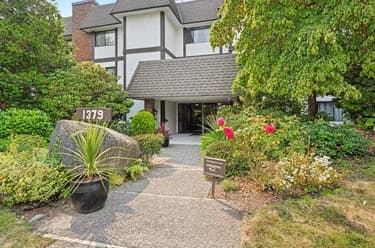 Condo for sale at 201 1379 Merklin Street White Rock British Columbia - MLS: R3160493