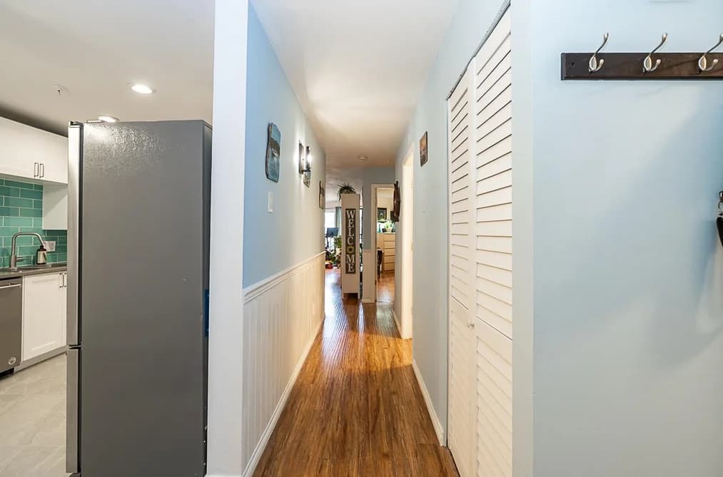 201 1440 GEORGE STREET, White Rock, BC — Residential for Sale - Photo 2