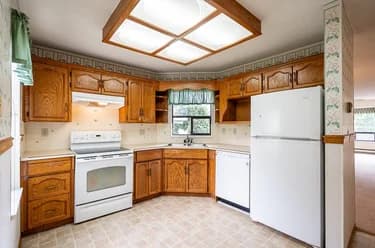 Condo for sale at 201 14957 Thrift Avenue White Rock British Columbia - MLS: R3153217