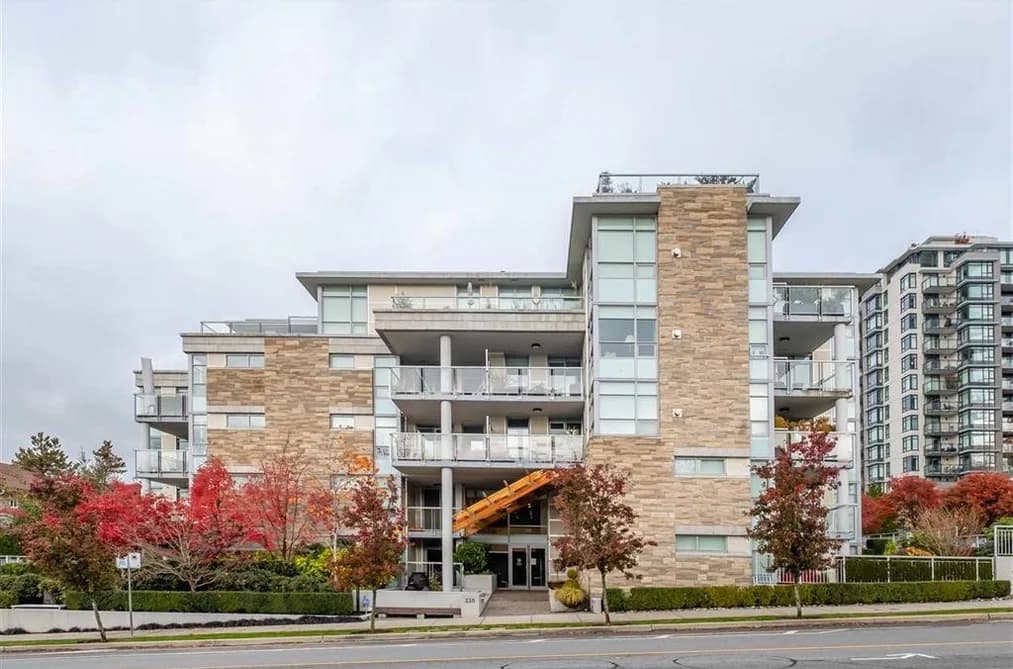 201 210 W 13TH STREET, North Vancouver BC V7M 1N7 - Photo 1