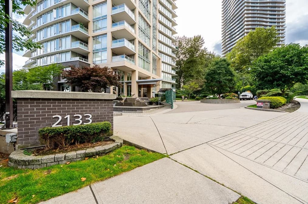 201 2133 DOUGLAS ROAD, Burnaby, BC — Residential for Sale - Photo 2