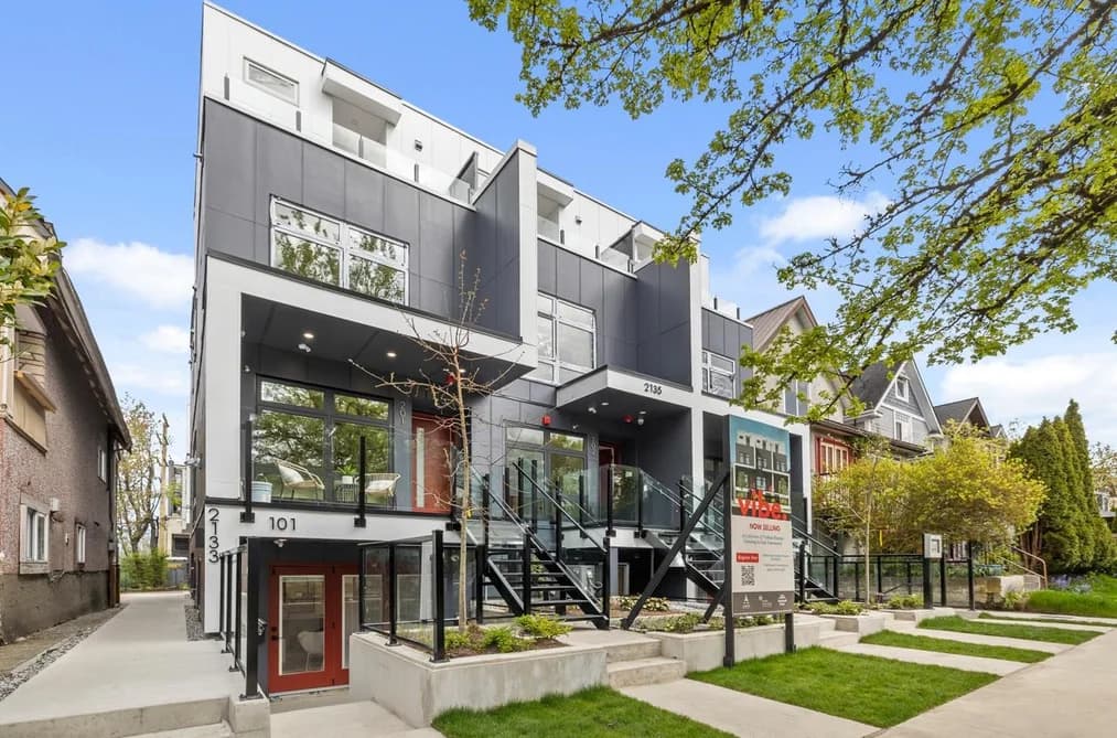 201 2135 E PENDER STREET, Vancouver, BC — Residential for Sale - Main Photo