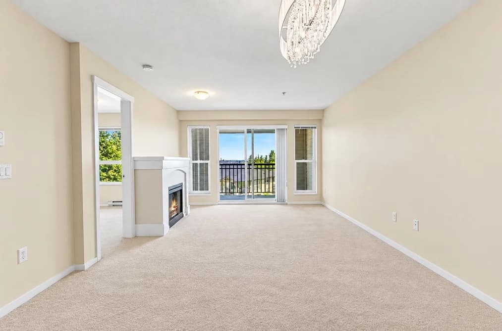 201 3082 DAYANEE SPRINGS BOULEVARD, Coquitlam, BC — Residential for Sale - Photo 2