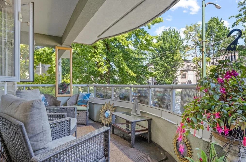 201 3220 W 4TH AVENUE, Vancouver, BC — Residential for Sale - Photo 2