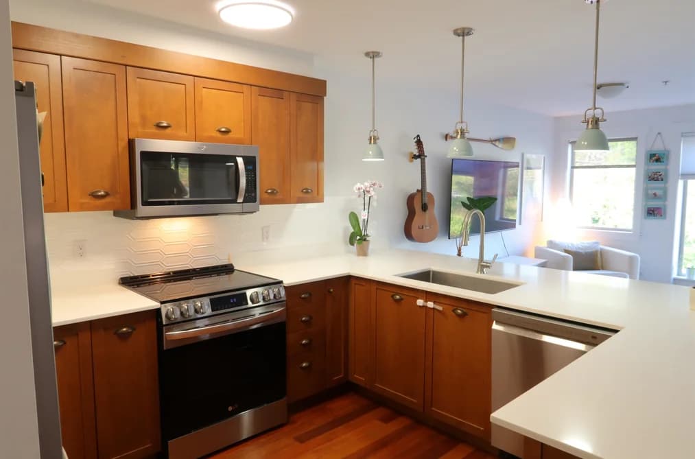 201 414 GOWER POINT ROAD, Gibsons, BC — Residential for Sale - Main Photo