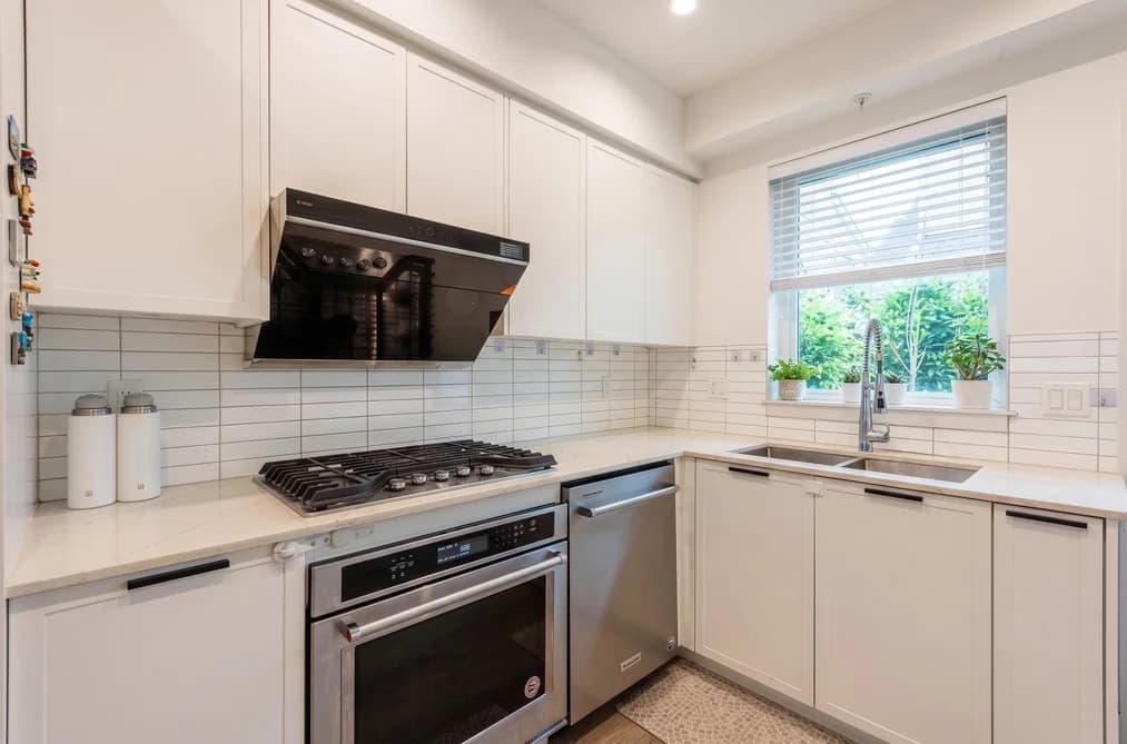 201 6933 ARCOLA STREET, Burnaby, BC — Residential for Sale - Photo 2