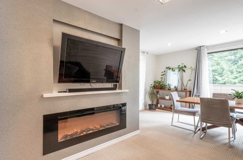 201 9152 SATURNA DRIVE, Burnaby, BC — Residential for Sale - Photo 2