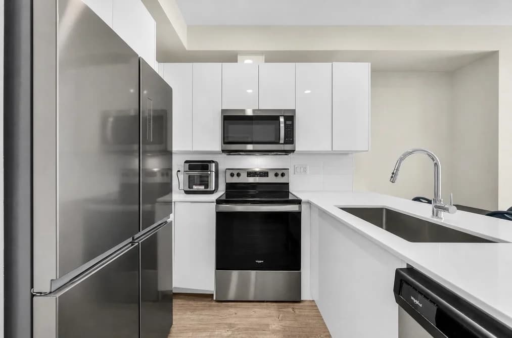 201 9450 ROBSON STREET, Chilliwack, BC — Residential for Sale - Photo 2