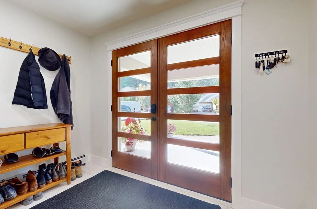2015 BALSAM WAY, Squamish, BC — Residential for Sale - Photo 2
