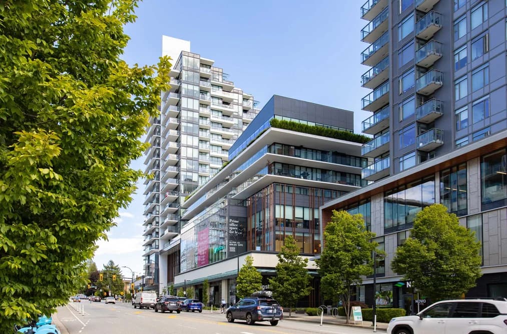 202 135 E 13TH STREET, North Vancouver, BC — Residential for Sale - Main Photo