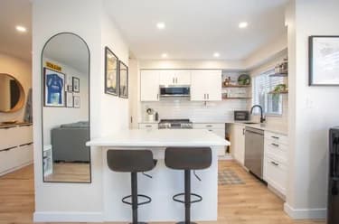 Condo for sale at 202 1381 Martin Street White Rock British Columbia - MLS: R3143714