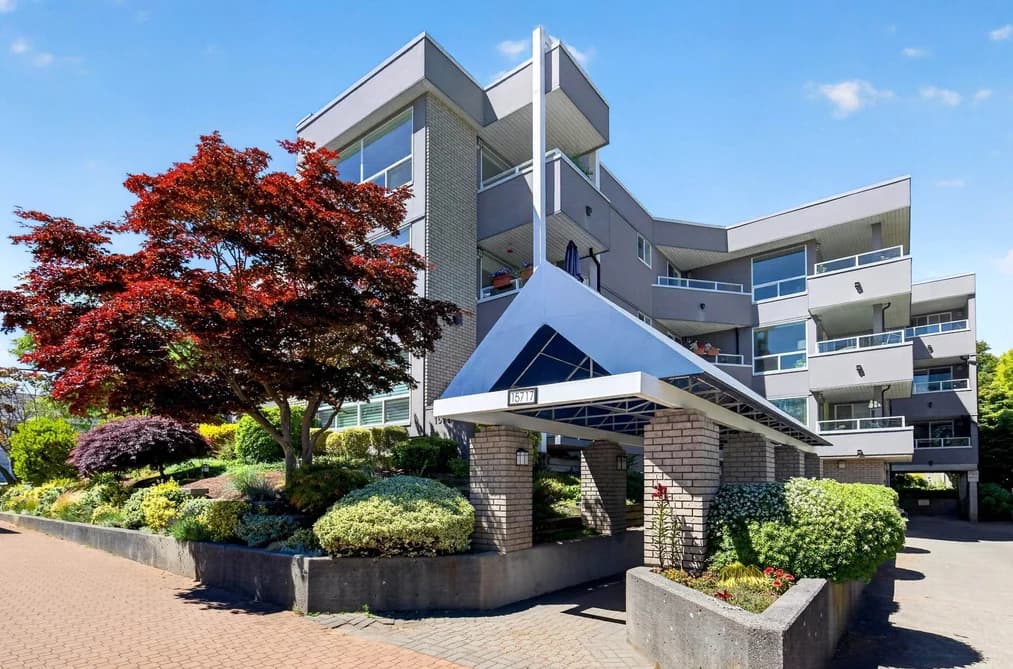 202 15717 MARINE DRIVE, White Rock, BC — Residential for Sale - Photo 2