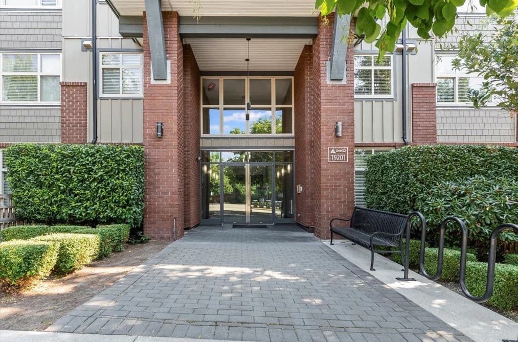 202 19201 66A AVENUE, Surrey, BC — Residential for Sale - Photo 2