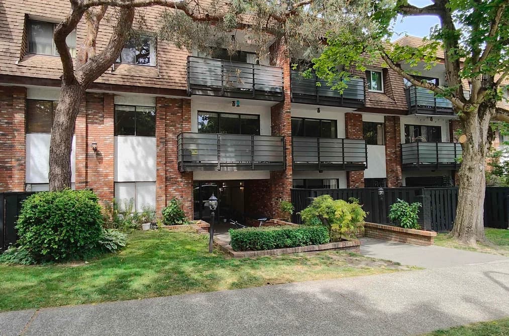 202 1933 W 5TH AVENUE, Vancouver, BC — Residential for Sale - Main Photo