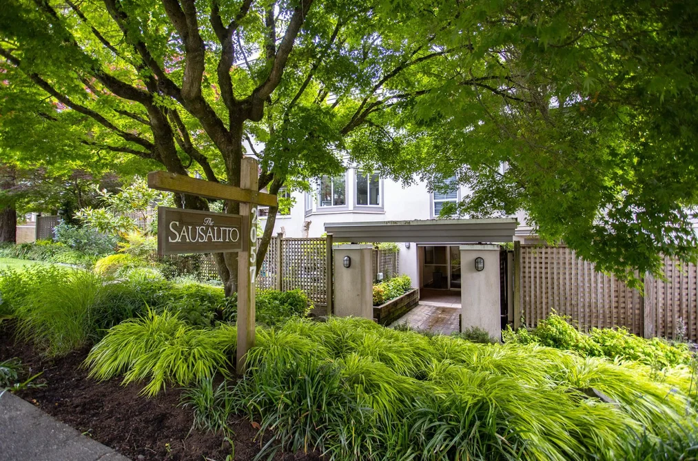 202 2057 W 3RD AVENUE, Vancouver, BC — Residential for Sale - Photo 2