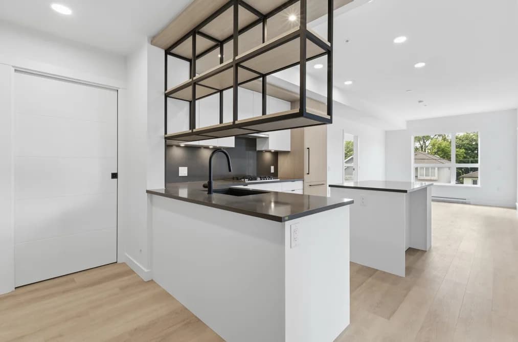 202 2268 E BROADWAY, Vancouver, BC — Residential for Sale - Photo 2