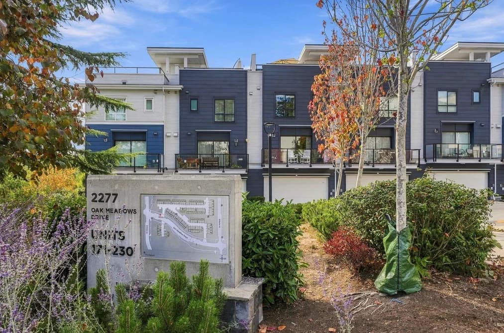 202 2277 OAK MEADOWS DRIVE, Surrey, BC — Residential for Sale - Main Photo