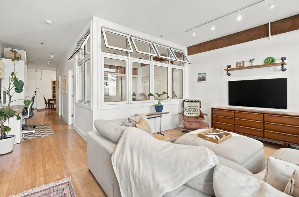 202 2556 E HASTINGS STREET, Vancouver, BC — Residential for Sale - Photo 2