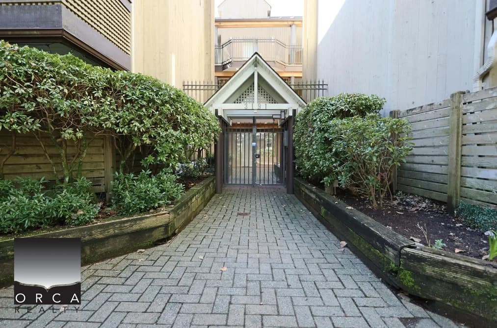 202 3191 MOUNTAIN HIGHWAY, North Vancouver BC V7K 2H4 - Photo 1