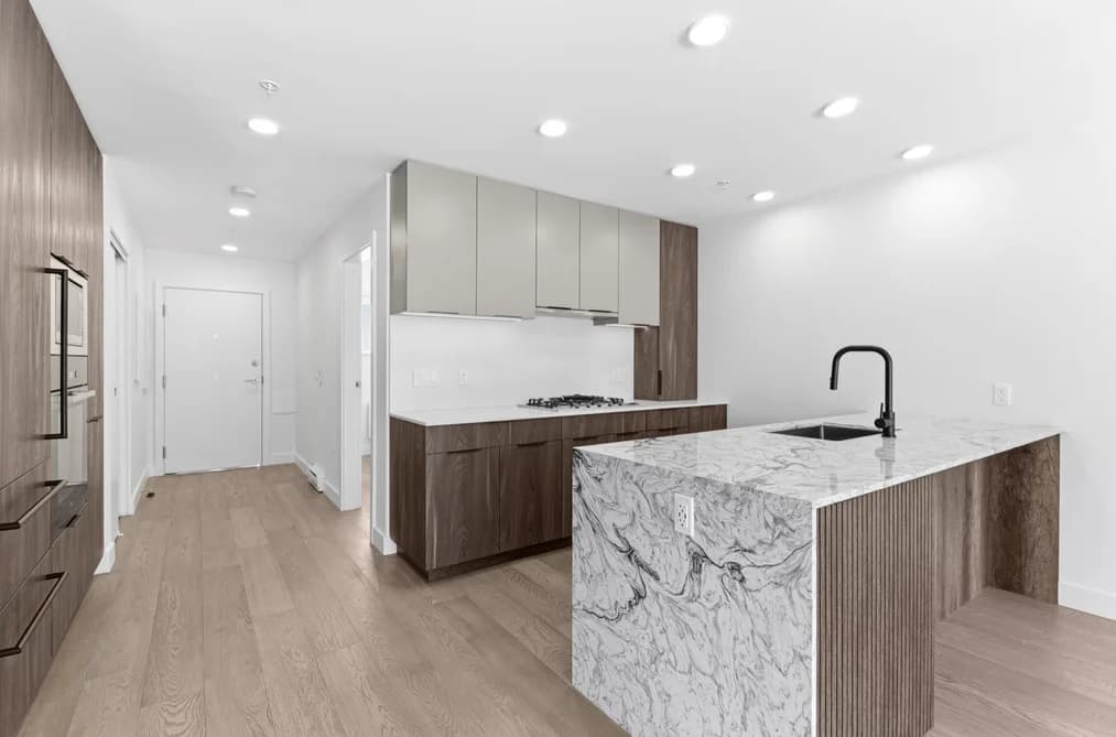 202 3590 W 39TH AVENUE, Vancouver, BC — Residential for Sale - Photo 2