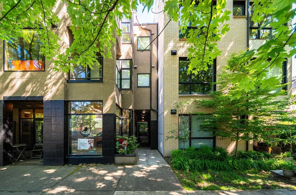 202 3673 W 11TH AVENUE, Vancouver, BC — Residential for Sale - Photo 2